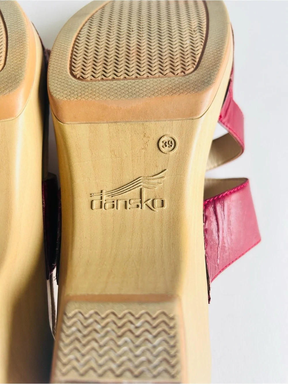 Dansko Burgundy Leather Rubber Outsole Clog Sandals size EUR 39, US 8.5 - Picture 12 of 15